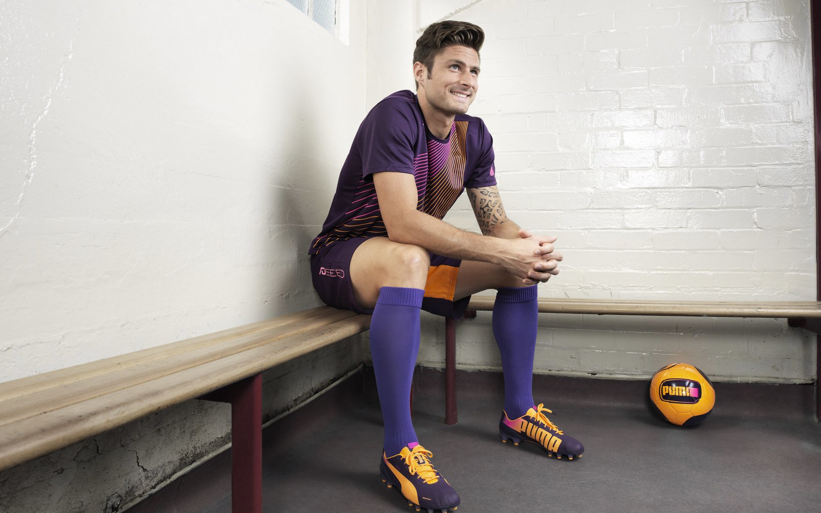 开云电竞平台-德甲精彩现场：首次亮相全场欢呼！，德甲集锦2020_2021